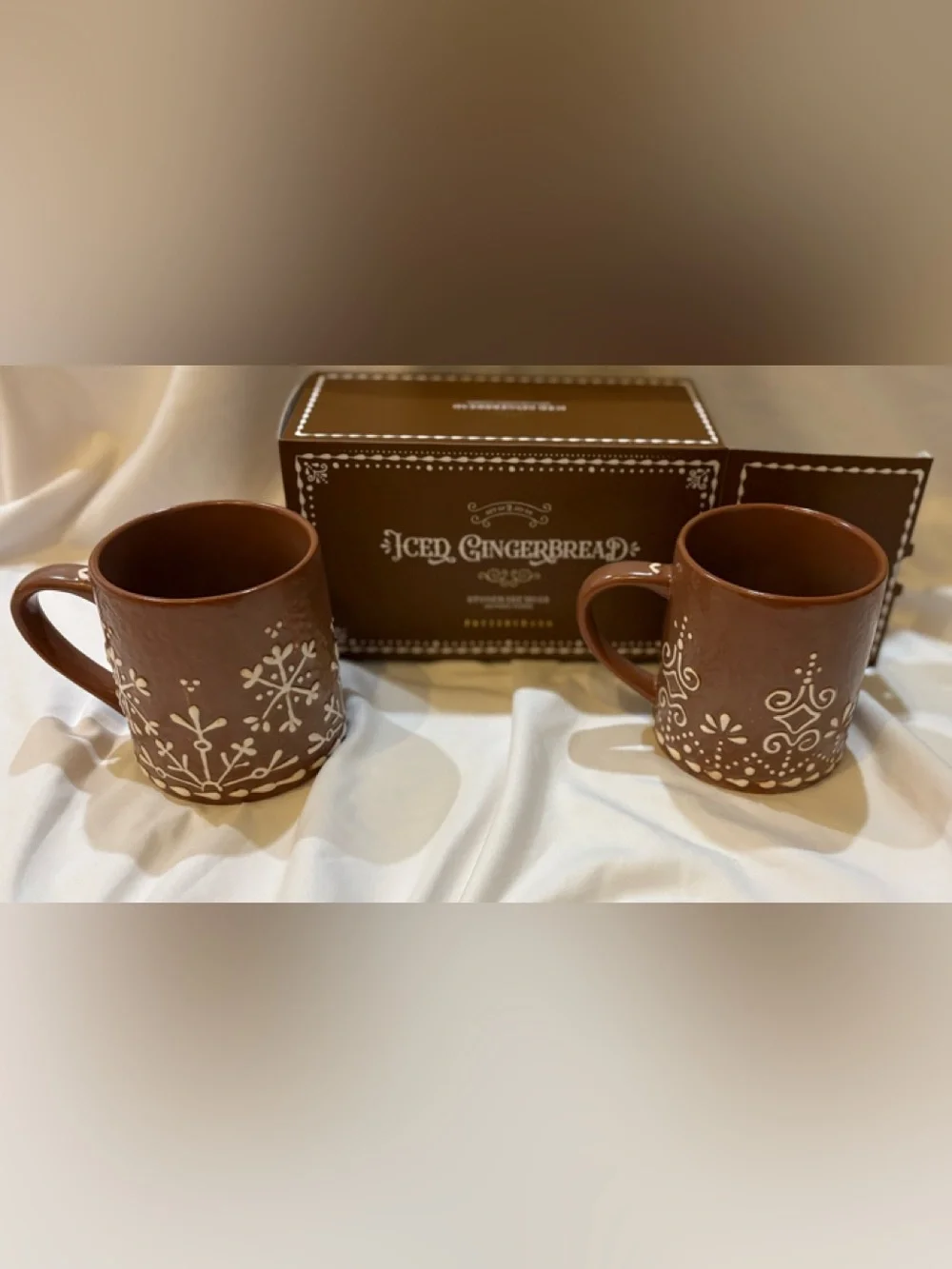POTTERY BARN - ICED GINGERBREAD - STONEWARE MUGS SET 2 NEW NIB